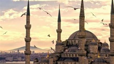 İ­s­t­a­n­b­u­l­­u­n­ ­m­a­n­e­v­i­ ­s­u­l­t­a­n­l­ı­ğ­ı­